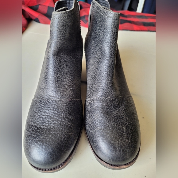 Like new Womens Sorel "Cate cut in and out" Waterproof boot - Picture 3 of 5